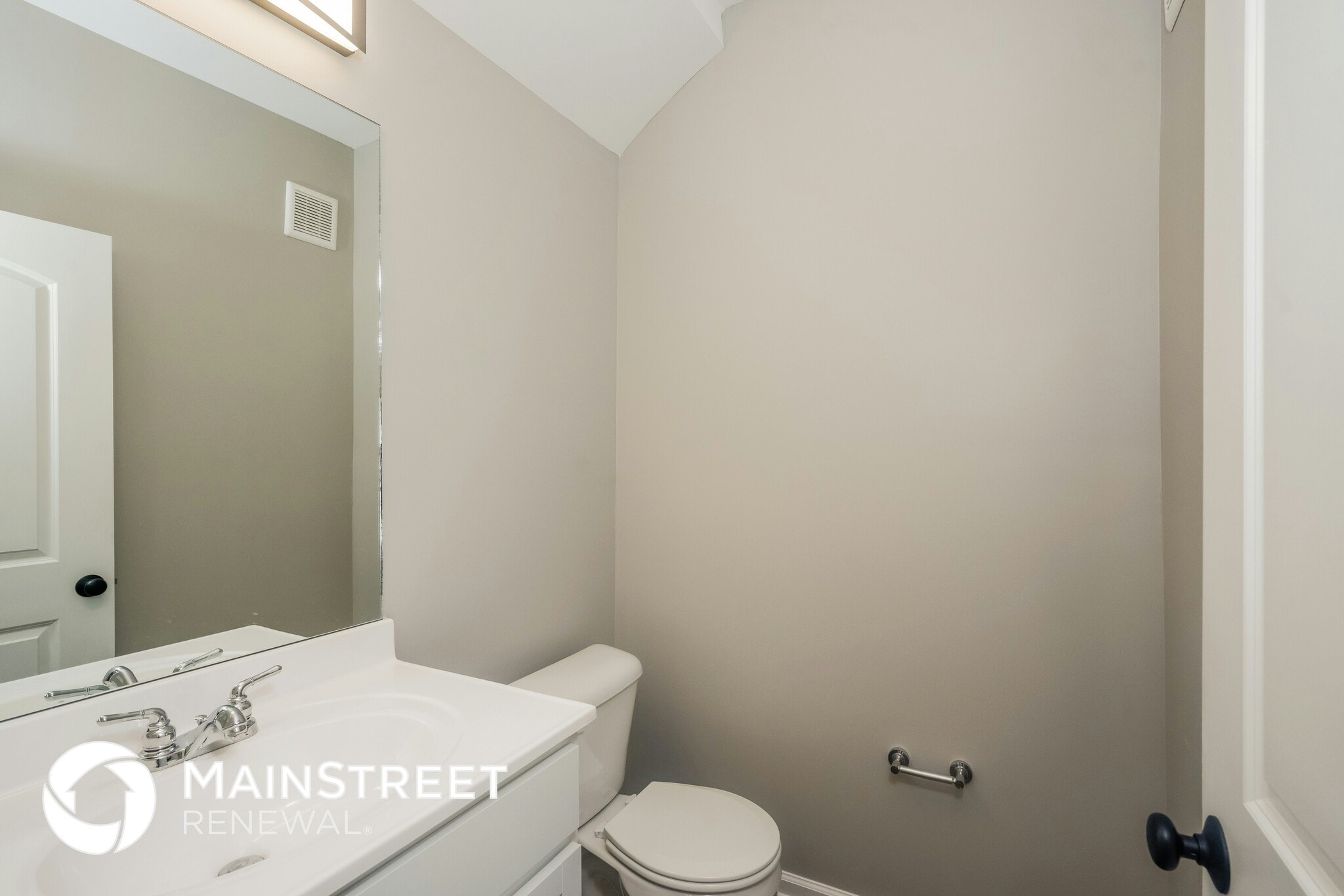 Building Photo - 2064 N Sarah Dr