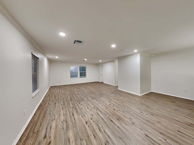 Building Photo - 19814 Rustic Lake Ln