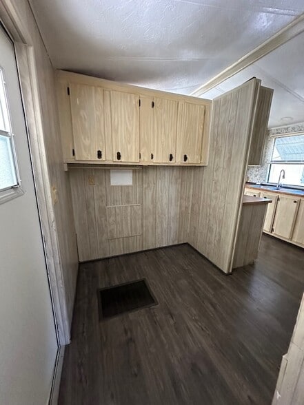 Tons of storage! - 2916 Tindel Camp Rd