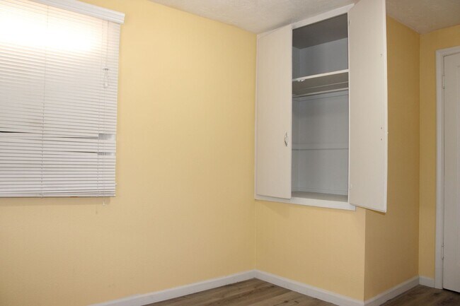 Building Photo - 760-762 N 100 W