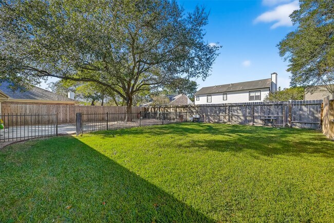 Building Photo - 21234 Park Willow Dr