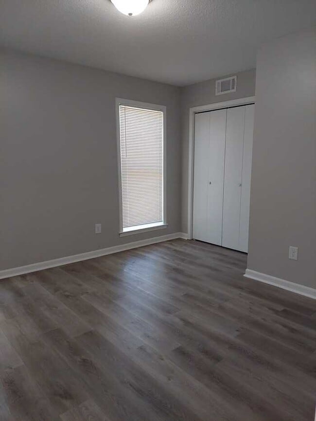 Building Photo - 5001 Whitworth Rd