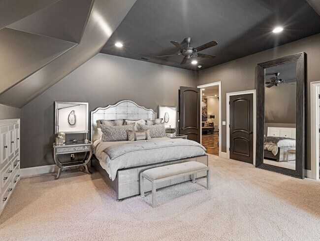 Building Photo - 3807 Harding Pl