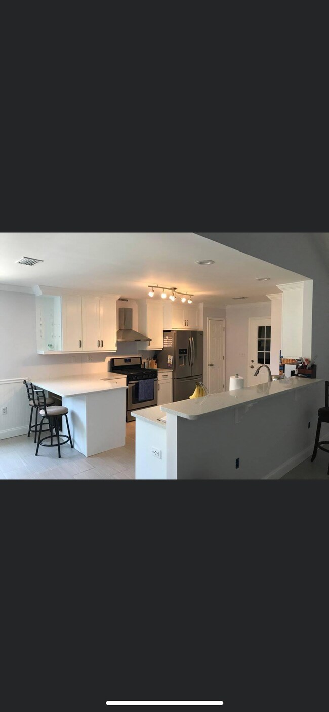 Kitchen - 3622 Azalea Dr