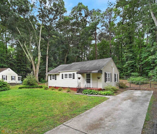 Primary Photo - 2528 Pine Lake Pl