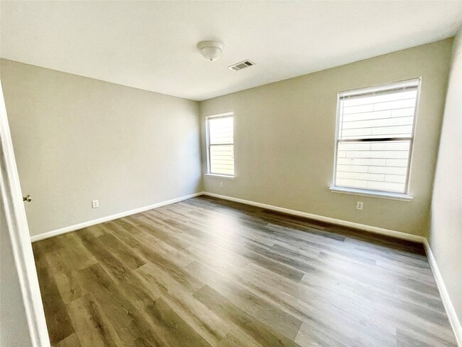 Building Photo - 15406 Bay Lodge Ln