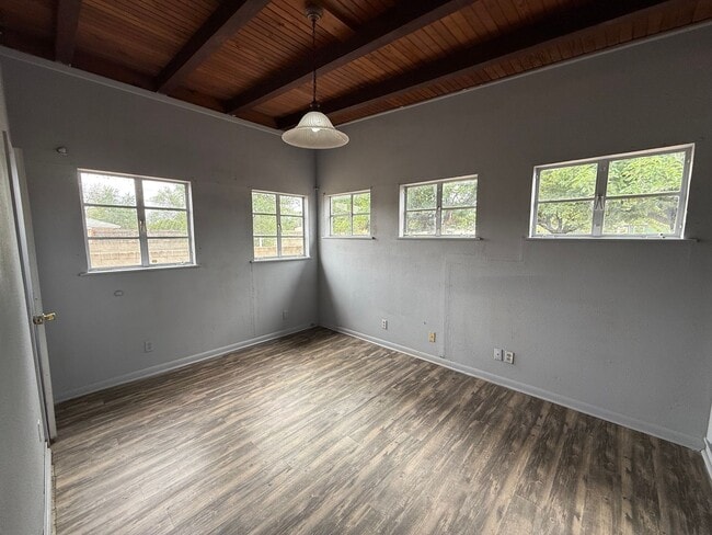 Building Photo - 2616 Sheldon St
