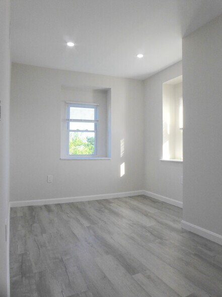 Building Photo - 45 Bennington St