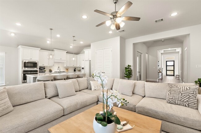 Building Photo - 508 Stella Beth Way