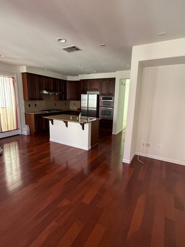 Building Photo - $4,500 / Beautiful 3BR + Bonus Room / 2.5BA Single-Family Home in Warm Springs, Fremont