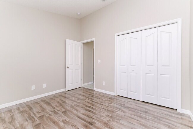 Building Photo - 10402 Barnett Loop