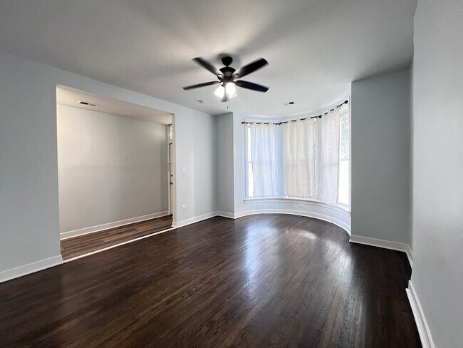 Building Photo - 7026 S Wentworth Ave