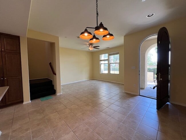 Building Photo - Beautiful 2 Bedroom, 2 1/2 Bathroom Porter Ranch Townhome! Ready for Move In!
