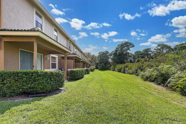 Building Photo - 2988 SE Lexington Lakes Dr