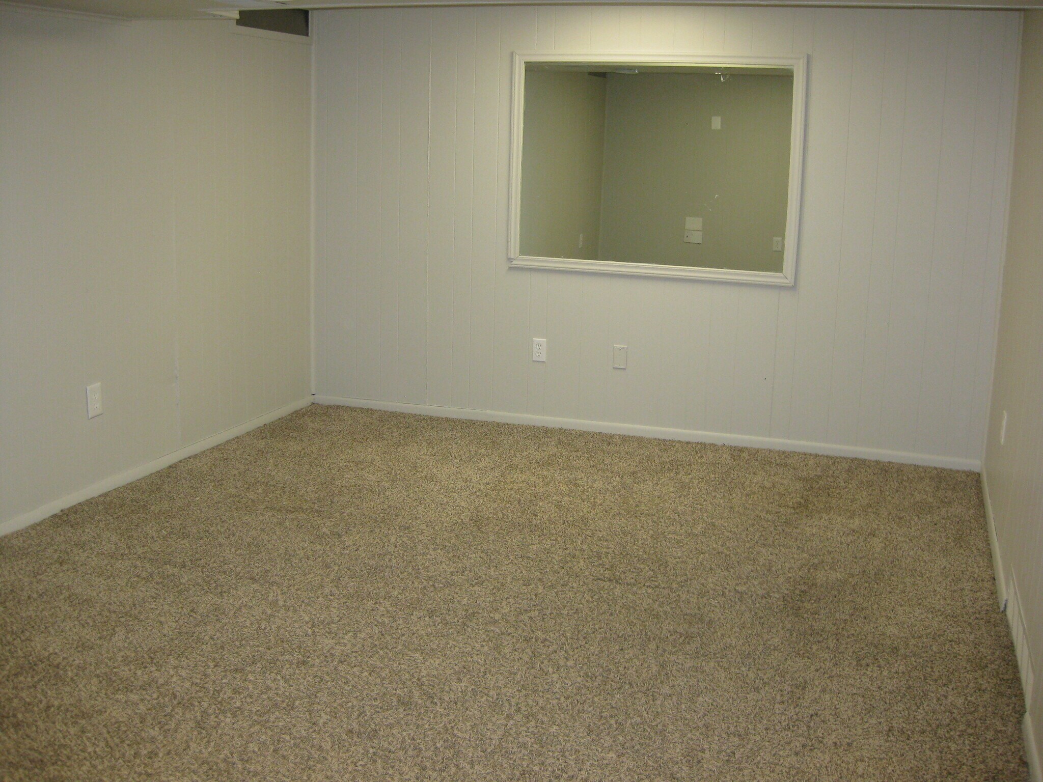 Building Photo - 1446 Oakbrook E