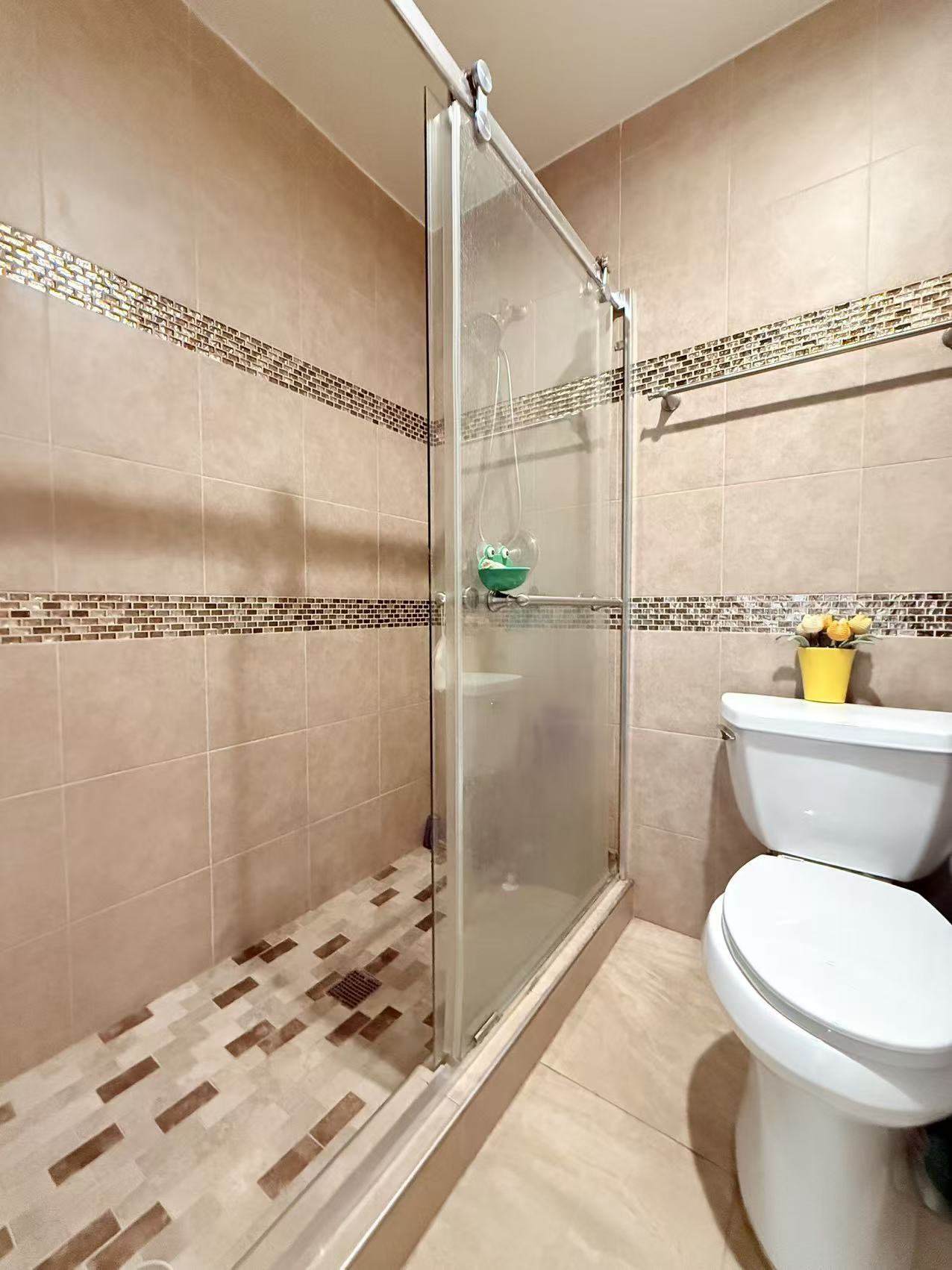 Building Photo - 104 N Wilson Ave