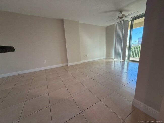 Building Photo - 610 Clematis St