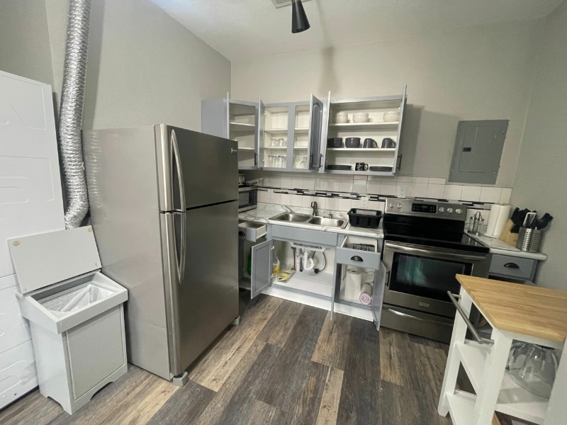 Building Photo - 230 N Randolph St