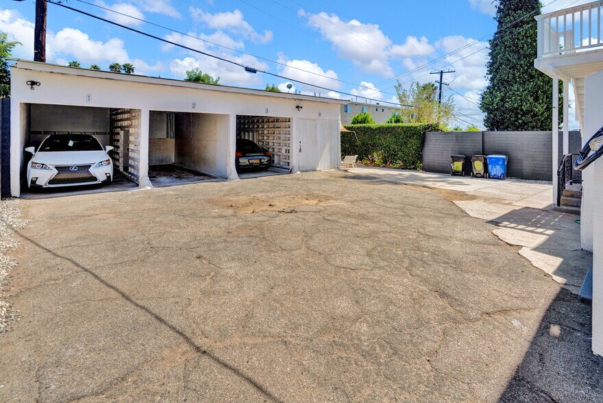 Building Photo - 2624 7th Ave