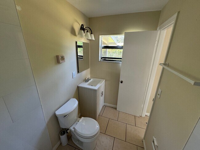 Building Photo - 75 Brandy Ln