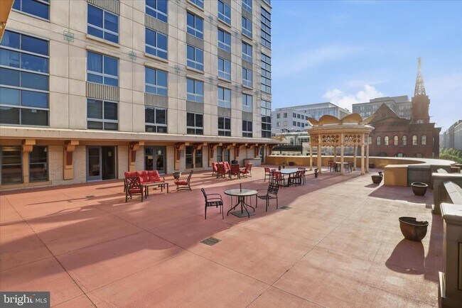 Building Photo - 777 7th St NW