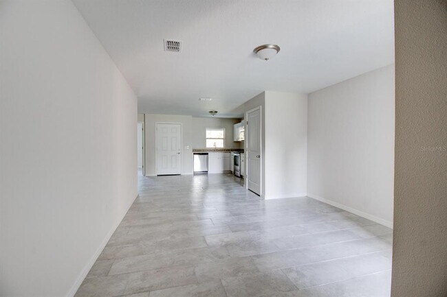 Building Photo - 855 E Vine St