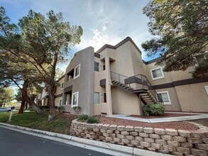Building Photo - Gorgeous 2Bed/2Bath/2Car, 2nd-Story Condo located in the West part of the valley- Make the Move f...