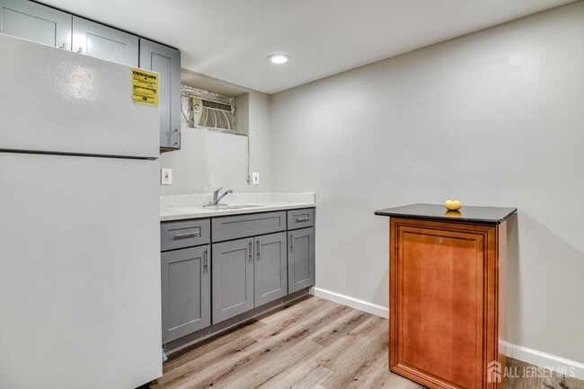 Building Photo - 3 Green Acres Ave