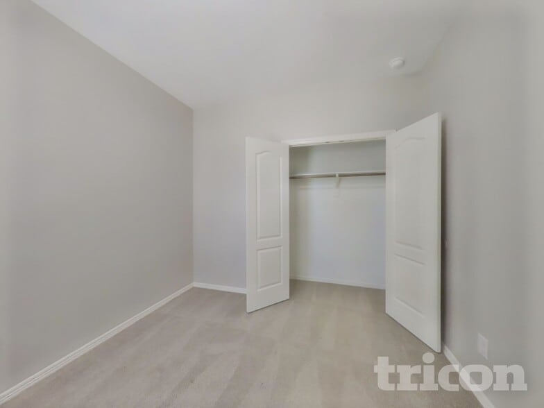 Building Photo - 20010 Northpark Oak Ln