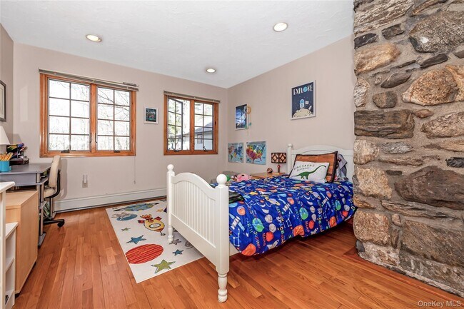 Building Photo - 16 Faraway Rd