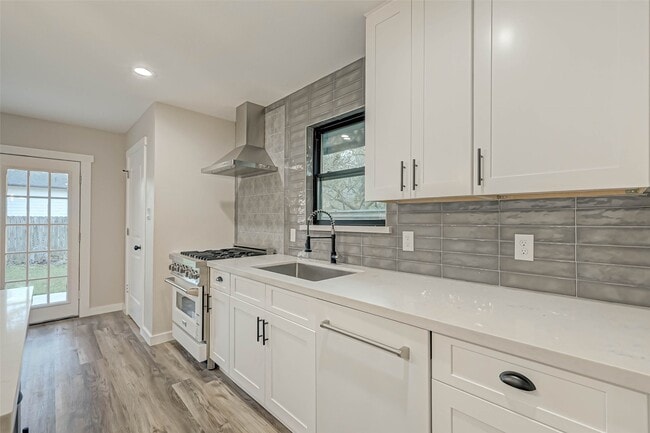 Building Photo - 2111 Nina Lee Ln