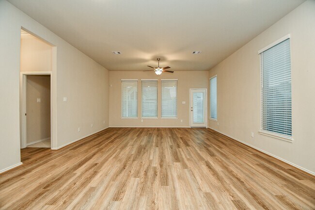 Building Photo - 1215 Carswell Grove Dr