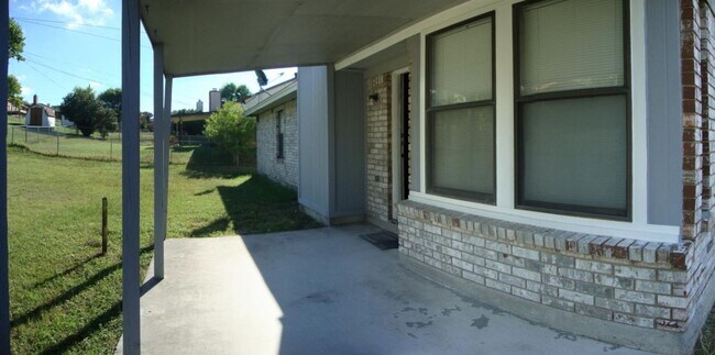 Building Photo - 3-Bedroom House for Rent in Copperas Cove