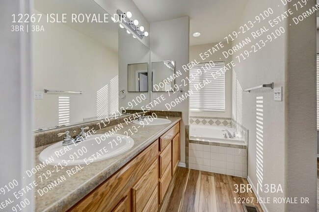 Building Photo - 12267 Isle Royale Dr