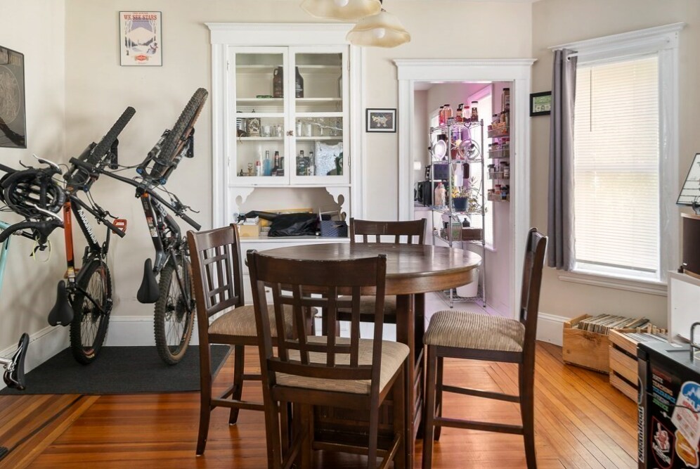 Building Photo - 44 Greenleaf Ave