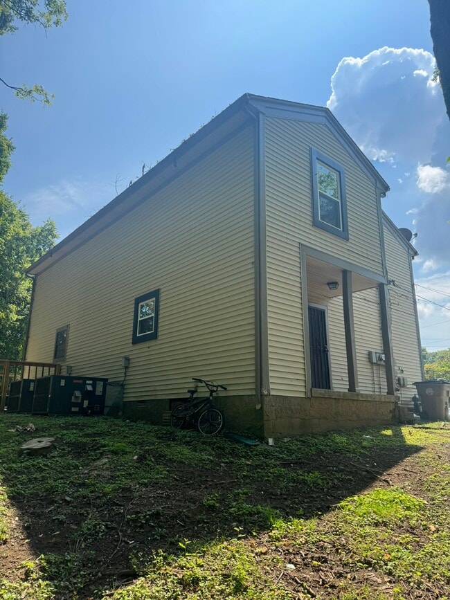 Building Photo - 1310 Ewing Creek Dr