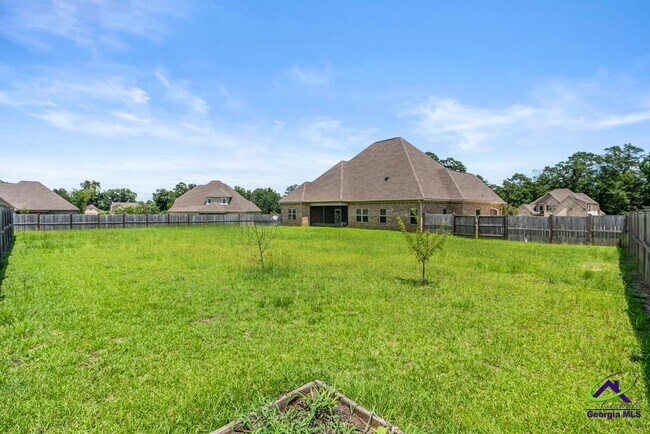 Building Photo - 1052 Chattahoochee Dr.