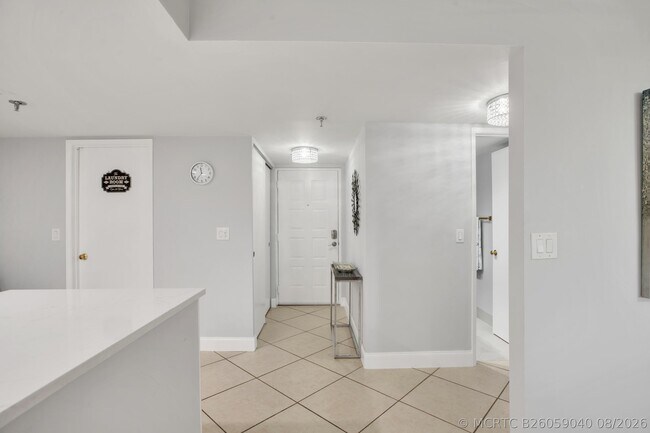 Building Photo - 955 Egret Cir