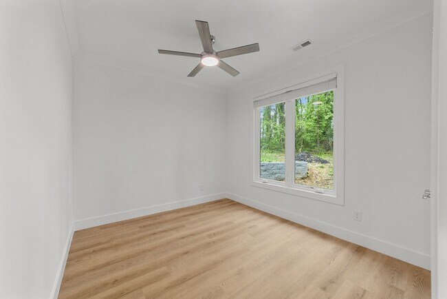 Building Photo - 6509 Lincolnville Rd