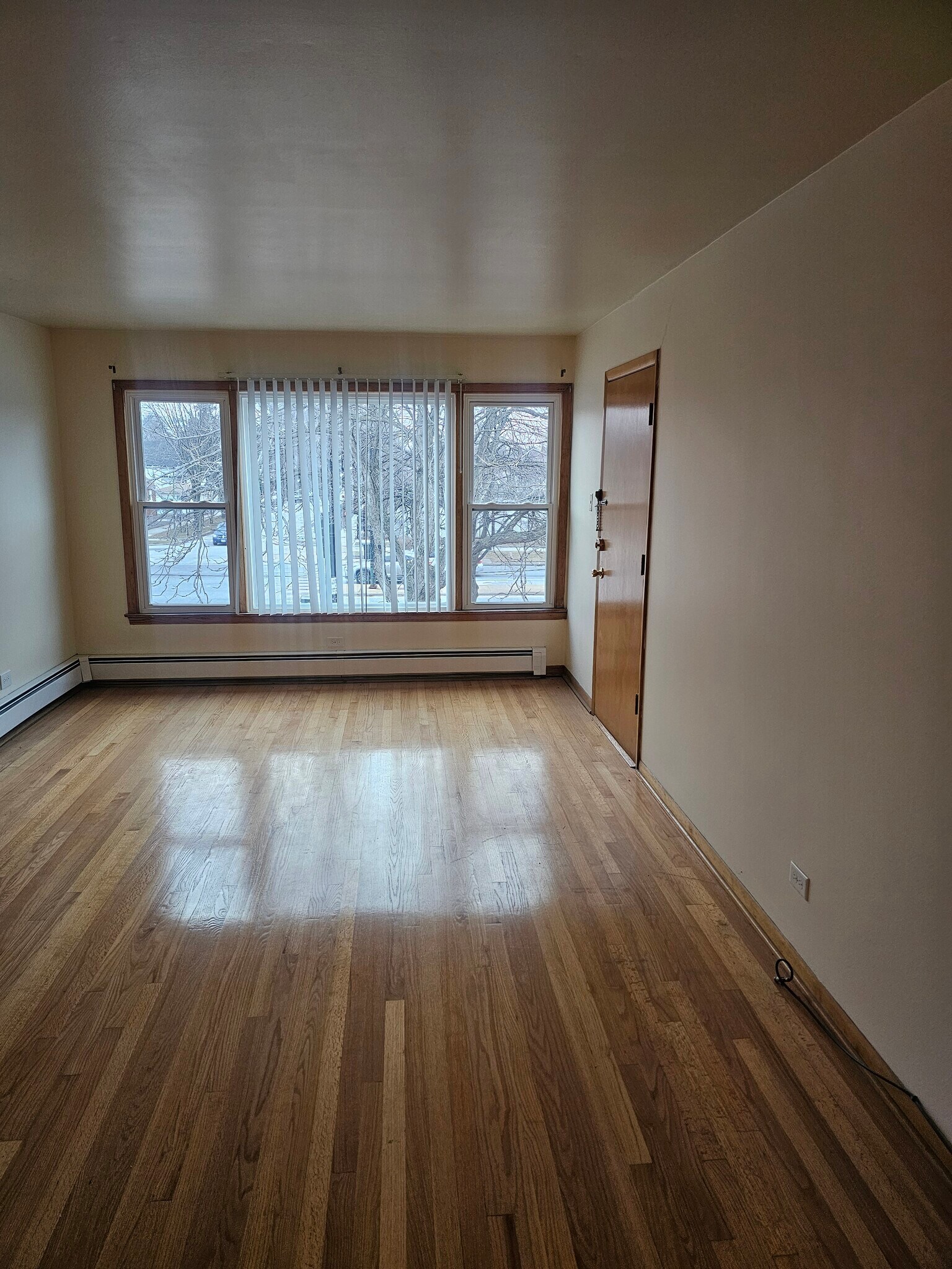 Building Photo - 600 W 87th St