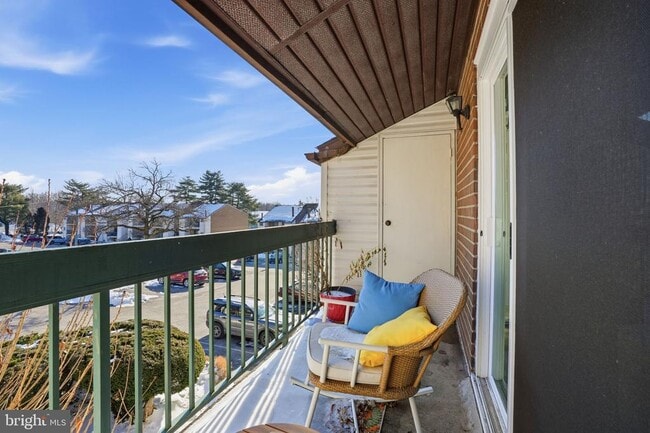 Building Photo - 3750 Clarendon Ave