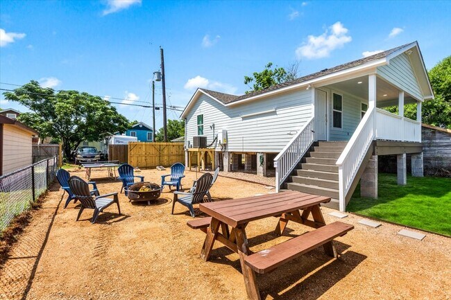 Building Photo - 5423 Avenue R