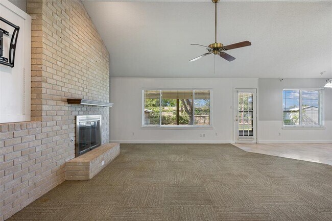 Building Photo - 2407 Harrowden Dr