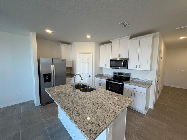 Building Photo - 16462 Bird of Paradise Ave