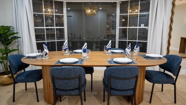 Building Photo - 518 Sunshine Dr