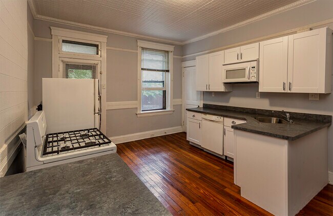 Building Photo - 2310 Rohs St