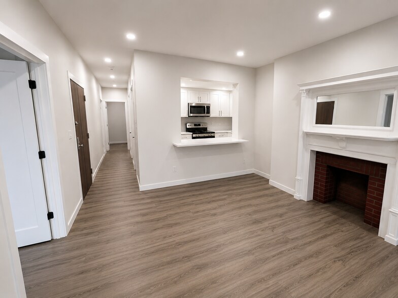 Building Photo - 557 Columbus Ave