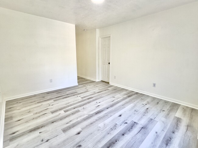 Bedroom 2 - 4126 Mallow St