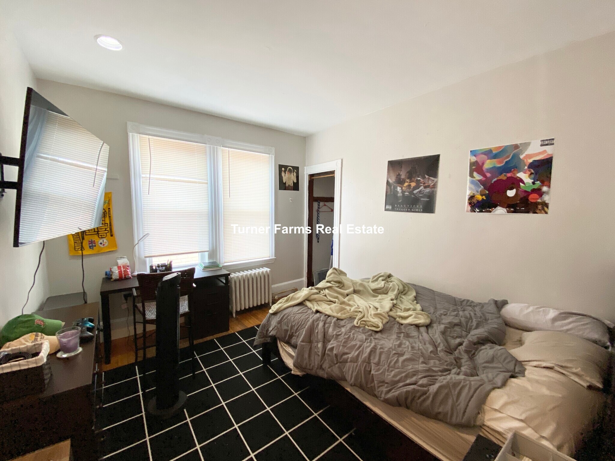 Building Photo - 45 Cherokee St