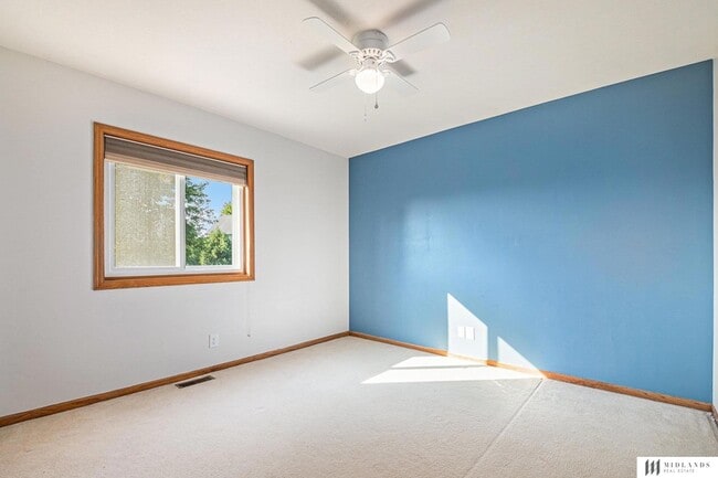 Building Photo - 11419 S 44th St